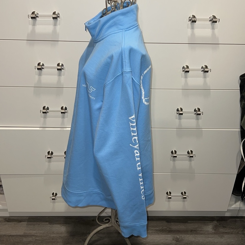 Vineyard Vines 1/4 zip sweatshirt, size M - Picture 2 of 5